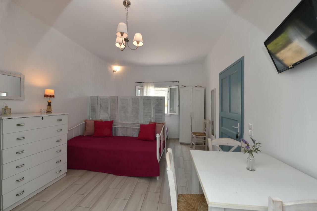 Вилла "Sea Front" Rose'S House Kardhiani Экстерьер фото